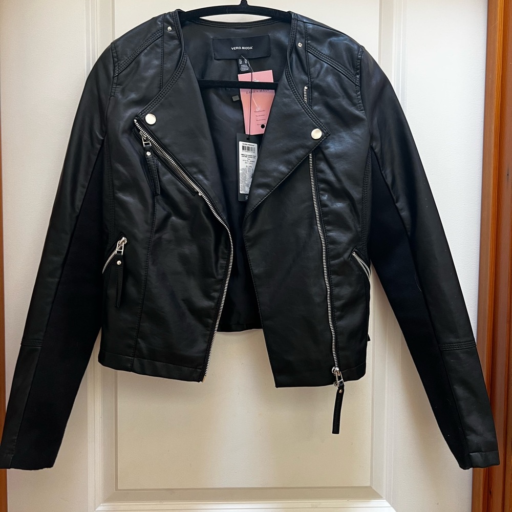 Vero Moda Sleek Black Faux Leather Jacket